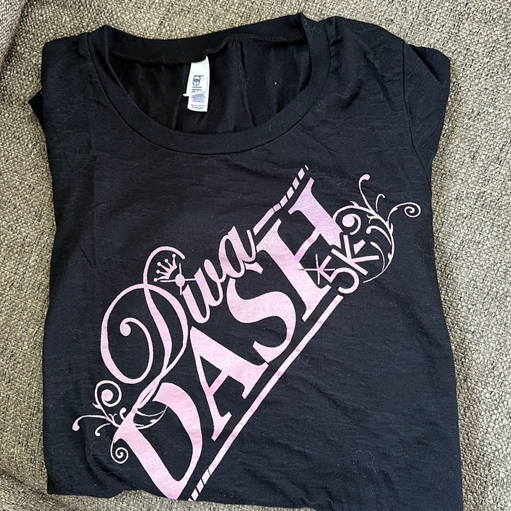 Bella Women’s Diva Dash 5k Black pink cap sleeve T-shirt Size Large